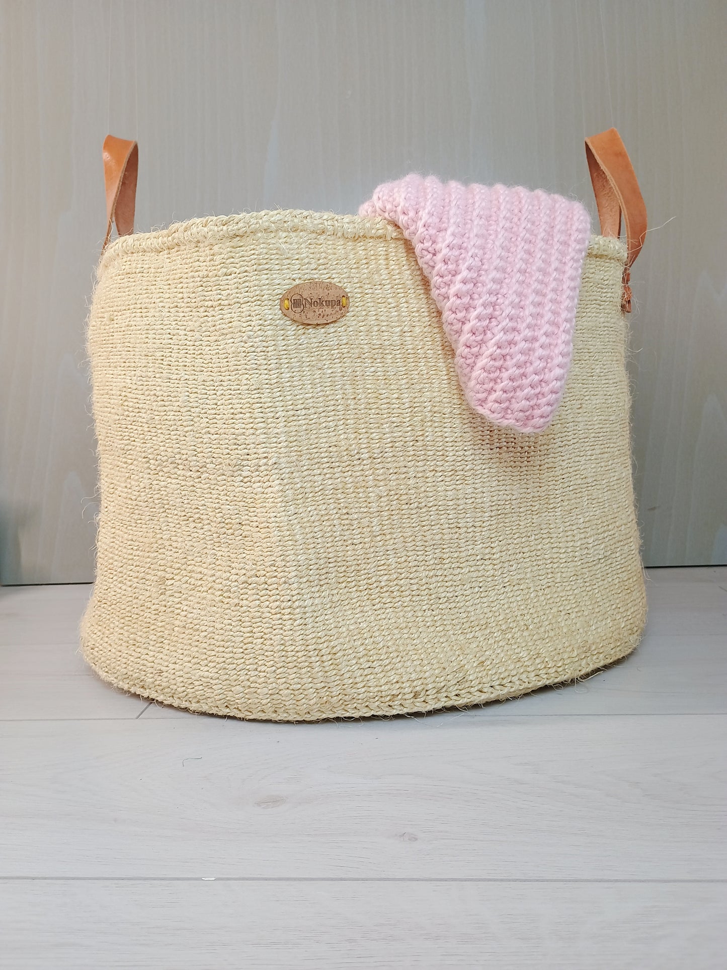 White kiondo basket with leather handles