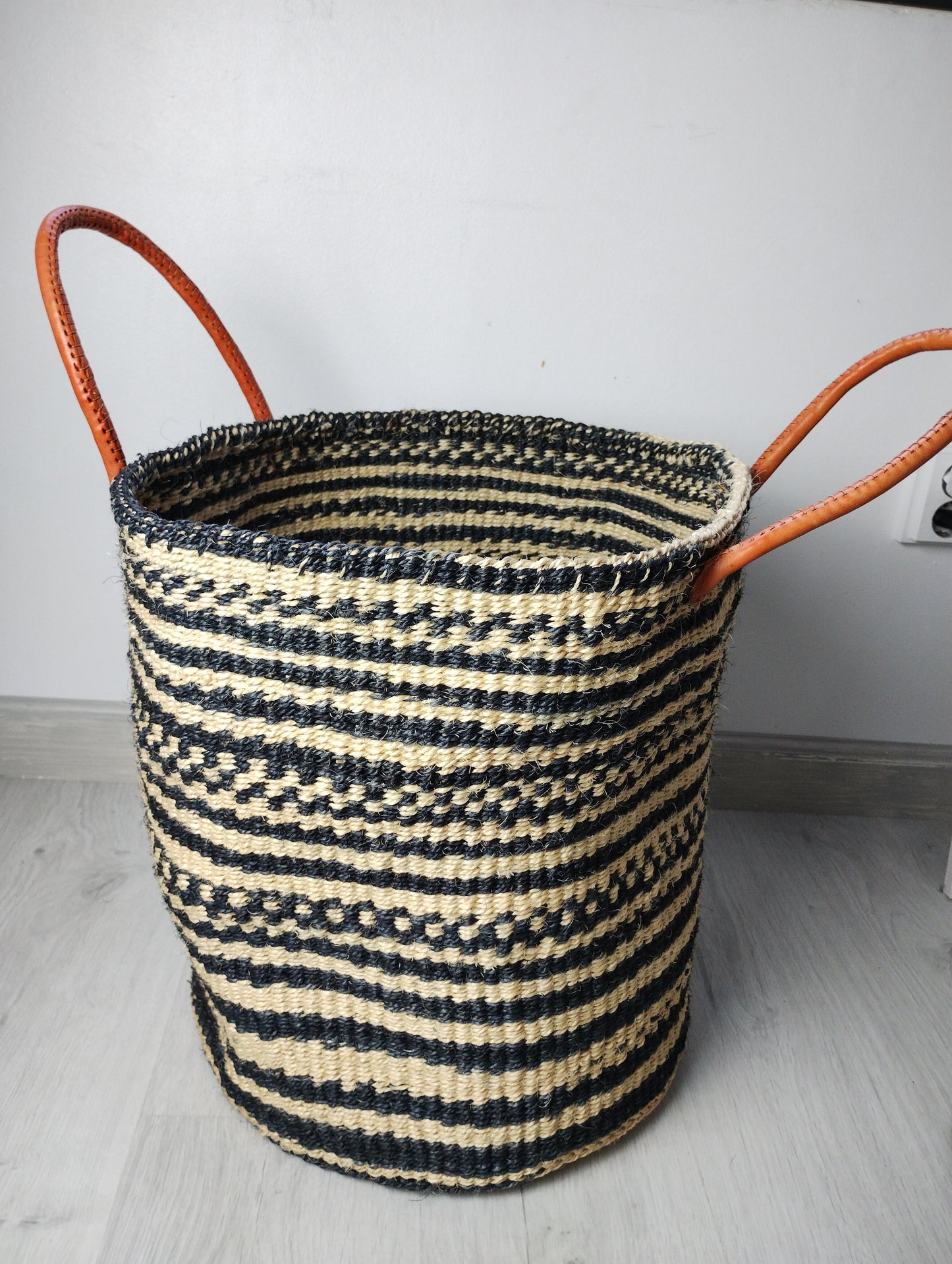 Kiondo basket with handles