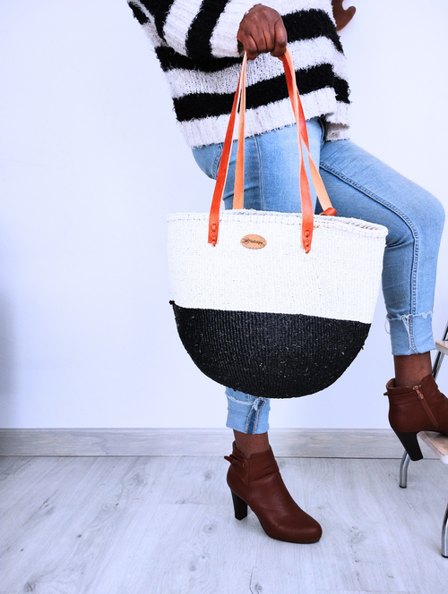 Boho shoulder bag sisal recycled plastic black white pattern handmade Kenya — Nokupa
